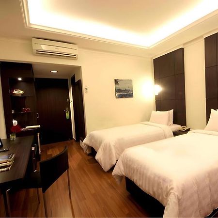 Bentani Hotel & Residence Cirebon Exteriör bild