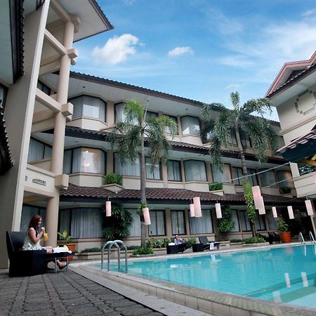 Bentani Hotel & Residence Cirebon Exteriör bild