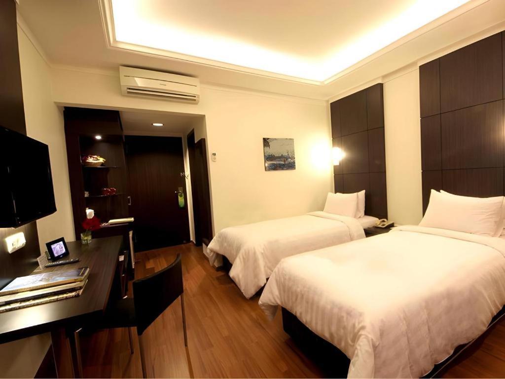 Bentani Hotel & Residence Cirebon Exteriör bild