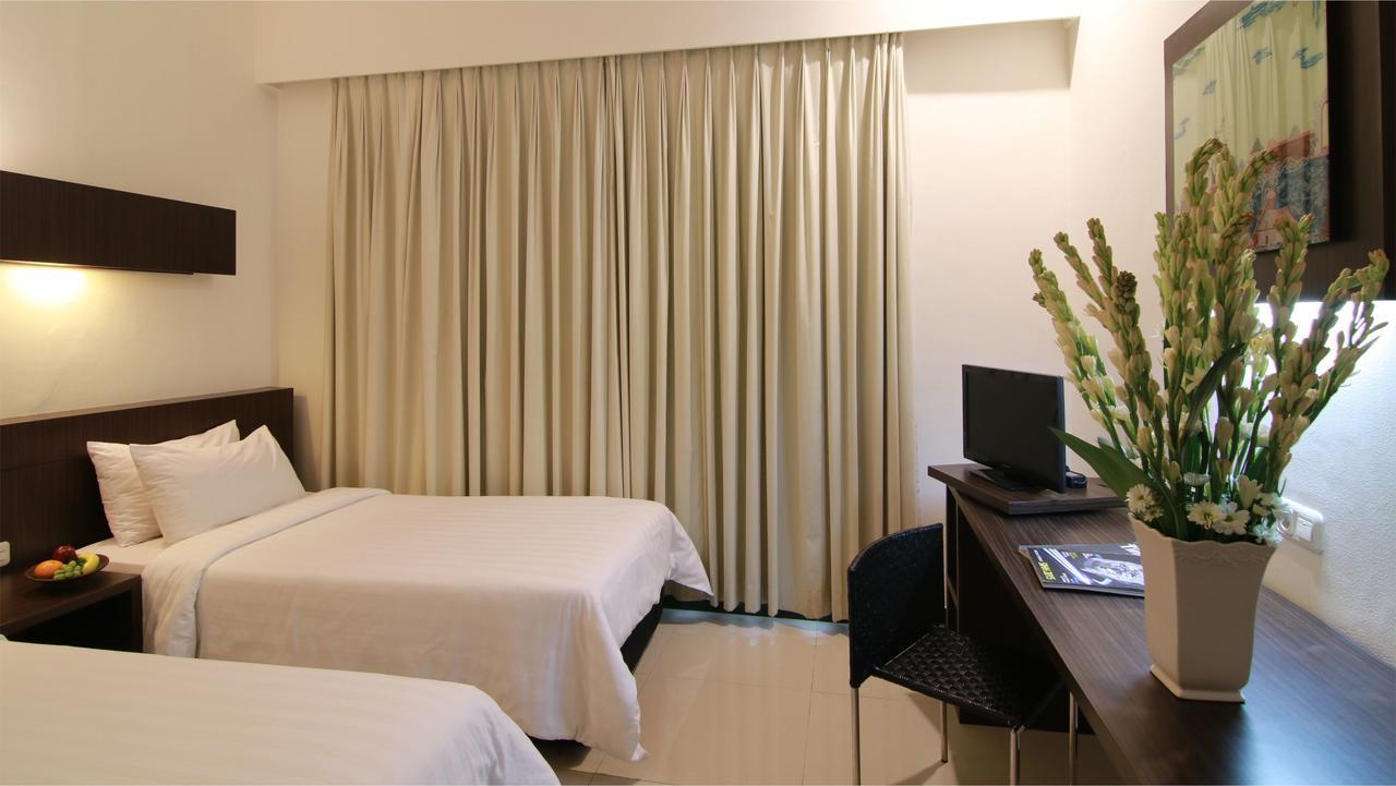 Bentani Hotel & Residence Cirebon Exteriör bild