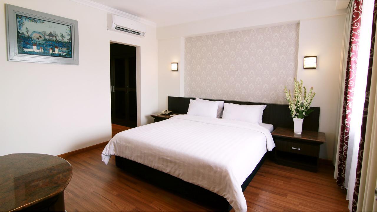 Bentani Hotel & Residence Cirebon Exteriör bild