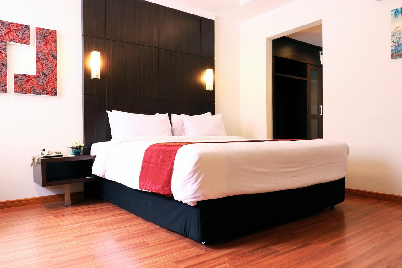 Bentani Hotel & Residence Cirebon Exteriör bild