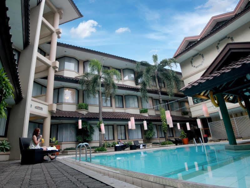 Bentani Hotel & Residence Cirebon Exteriör bild