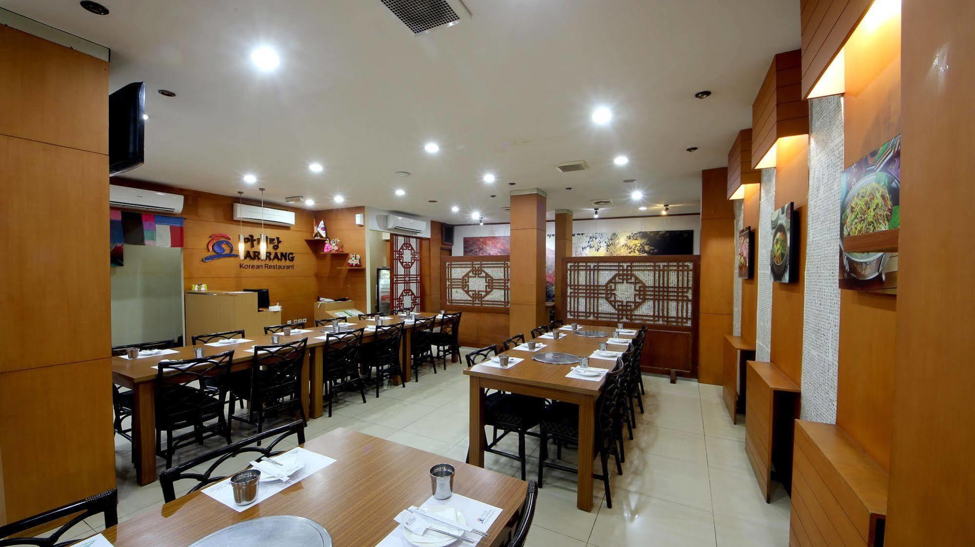 Bentani Hotel & Residence Cirebon Exteriör bild